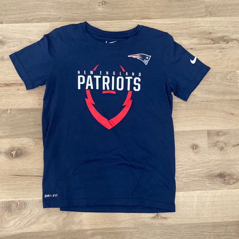 🏈PATRIOTS tee🏈